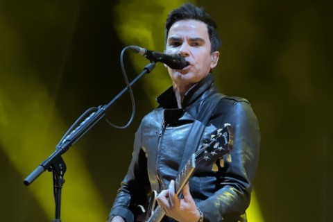 Stereophonics frontman Kelly Jones reveals he confided in Welsh singing legend Sir Tom Jones ahead of potentially career-ending vocal injury