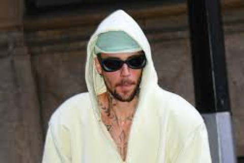 A equipe de Justin Bieber denuncia a "estupidez do clickbait" sobre a reportagem sobre suposta "dificuldade financeira"